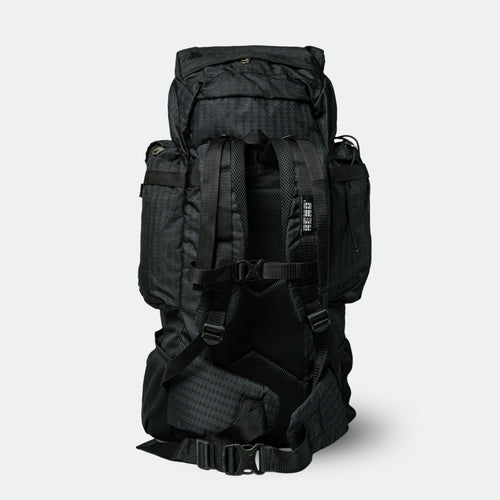 BACKPACK HIKING